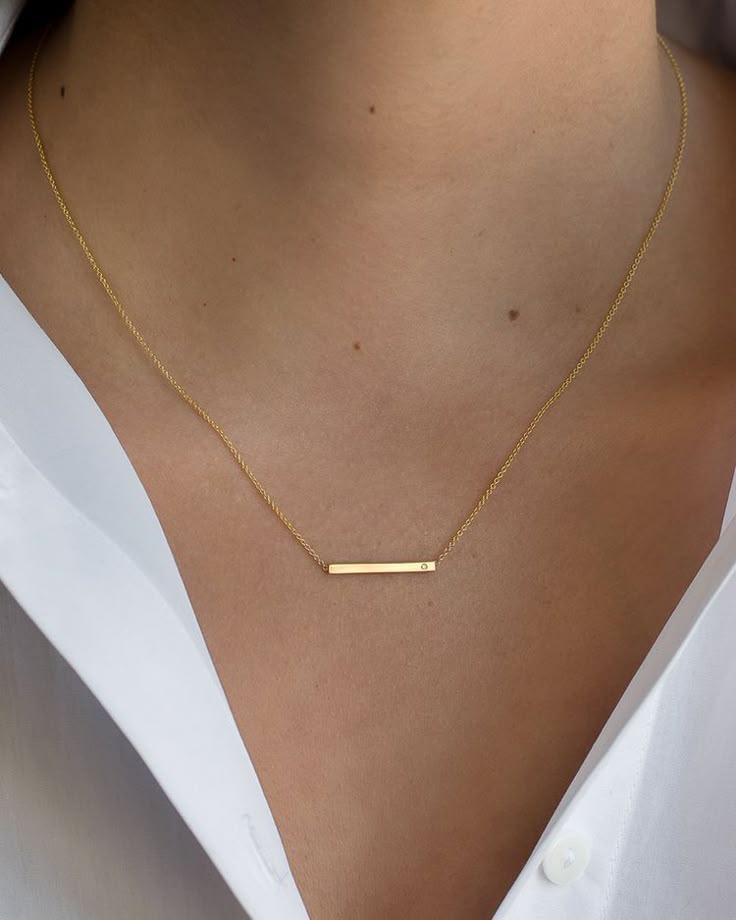 Simple pendant necklace